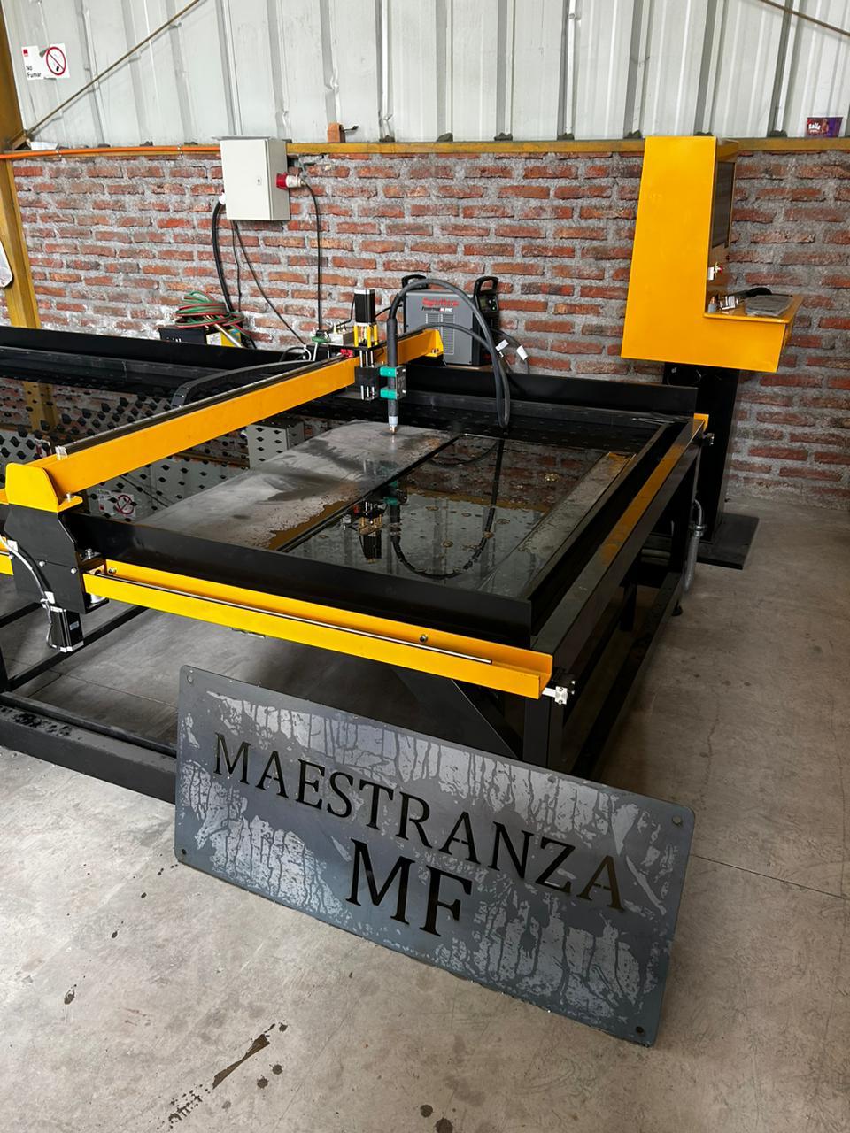 Mesa de corte CNC plasma en la Maestranza MF
