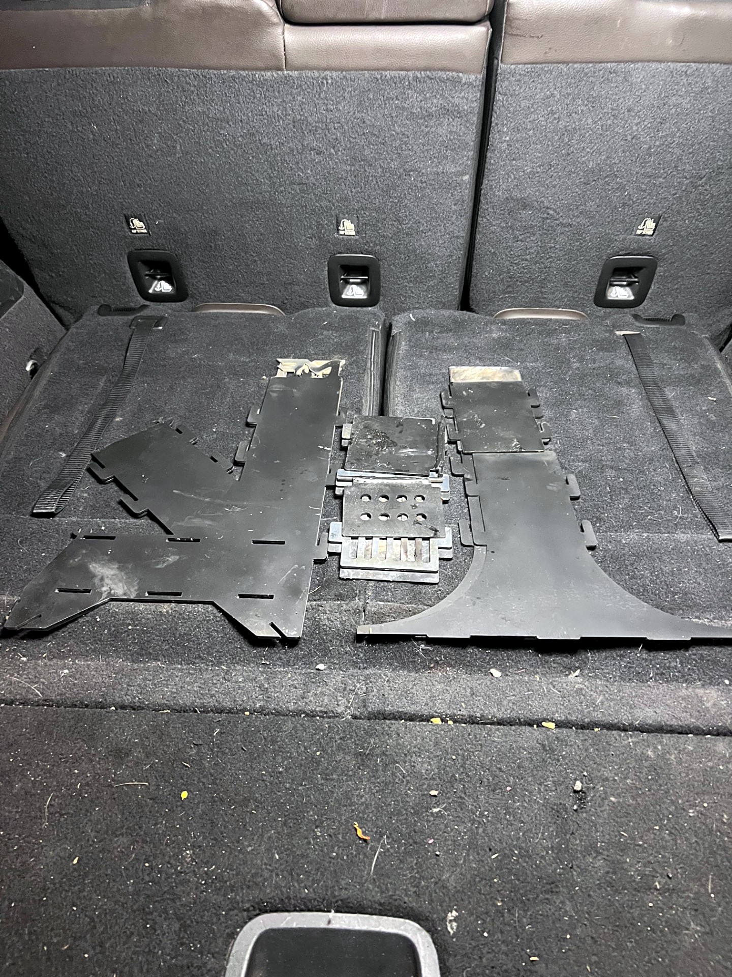 Rocket Modular desarmado plano en la maleta del auto